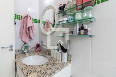 Banheiro da Suíte 1 de casa de condomínio à venda com 2 quartos, 80m² em Vila Vitorio Mazzei, São Paulo