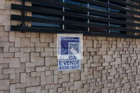 Plaquinha de casa para alugar com 5 quartos, 155m² em Tabajaras, Uberlândia