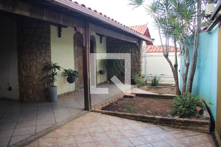 Quintal de casa à venda com 4 quartos, 439m² em Tirol, Contagem