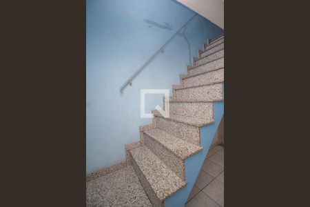 Escada de casa à venda com 4 quartos, 150m² em Vila Palmeiras, São Paulo