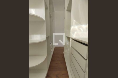 Casa à venda com 3 quartos, 250m² em Vila Sao Domingos, São Paulo