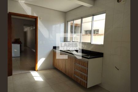Casa à venda com 3 quartos, 250m² em Vila Sao Domingos, São Paulo