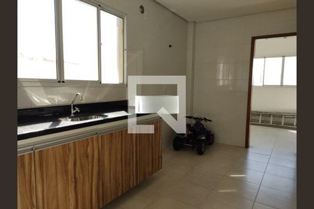 Casa à venda com 3 quartos, 250m² em Vila Sao Domingos, São Paulo