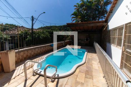 Área externa de casa à venda com 3 quartos, 180m² em Fátima, Niterói