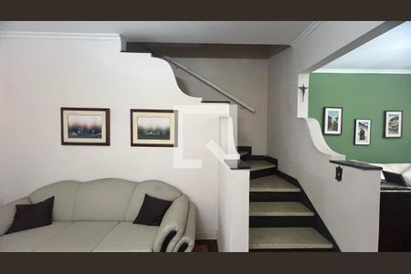 Escada de casa à venda com 3 quartos, 280m² em Pinheiros, São Paulo