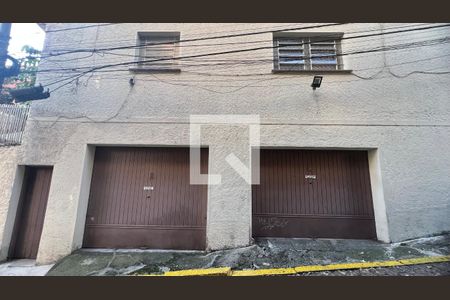 Garagem de casa à venda com 3 quartos, 280m² em Pinheiros, São Paulo