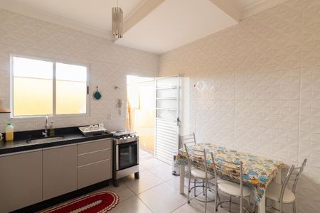 Cozinha de casa de condomínio à venda com 2 quartos, 100m² em Vila Ré, São Paulo
