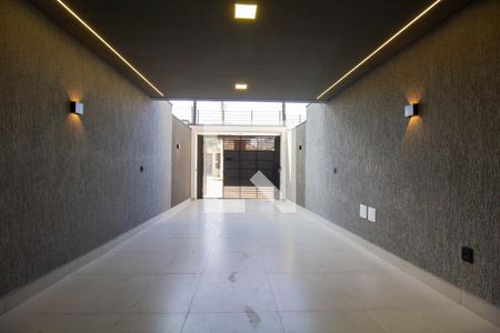 Garagem de casa à venda com 3 quartos, 192m² em Vila Talarico, São Paulo