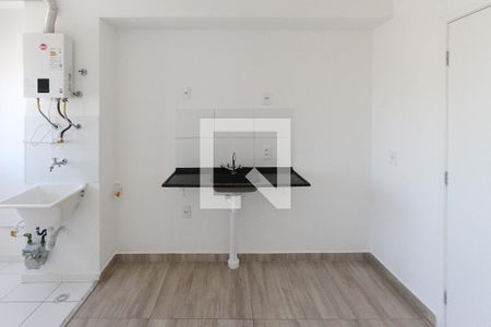 Cozinha de apartamento para alugar com 2 quartos, 38m² em Cidade Satelite Santa Barbara, São Paulo