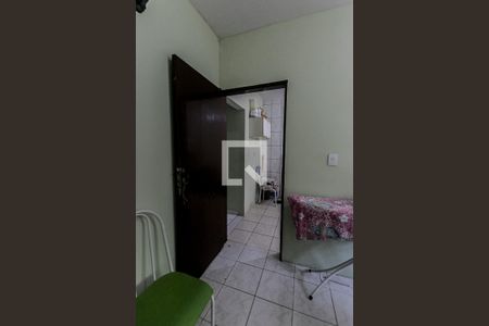 Quarto de Serviço de casa de condomínio para alugar com 3 quartos, 120m² em Itapuã, Salvador