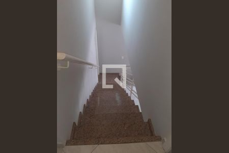 Casa à venda com 3 quartos, 120m² em Vila Vitorio Mazzei, São Paulo