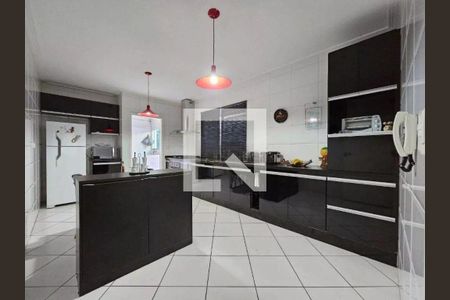 Casa à venda com 3 quartos, 120m² em Vila Vitorio Mazzei, São Paulo