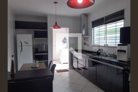Casa à venda com 3 quartos, 120m² em Vila Vitorio Mazzei, São Paulo
