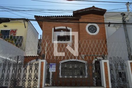Fachada + Plaquinha de casa à venda com 4 quartos, 250m² em Cambuci, São Paulo