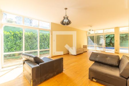 Sala de casa à venda com 5 quartos, 700m² em Alto de Pinheiros, São Paulo