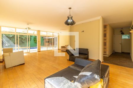 Sala de casa à venda com 5 quartos, 700m² em Alto de Pinheiros, São Paulo