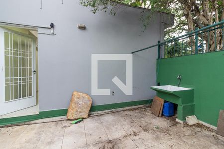 Área de Servço de casa à venda com 5 quartos, 700m² em Alto de Pinheiros, São Paulo