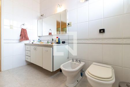 Banheiro da Suíte 1 de casa à venda com 5 quartos, 700m² em Alto de Pinheiros, São Paulo