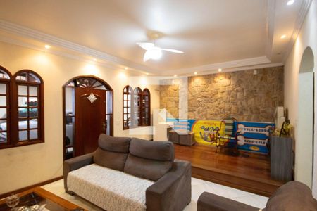 Sala  de casa à venda com 6 quartos, 147m² em Vila Nilo, São Paulo