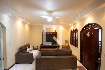 Sala  de casa à venda com 6 quartos, 147m² em Vila Nilo, São Paulo