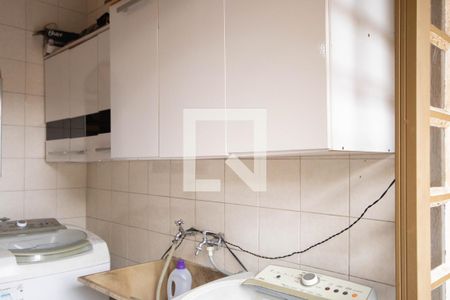 Área de Serviço de casa à venda com 6 quartos, 147m² em Vila Nilo, São Paulo