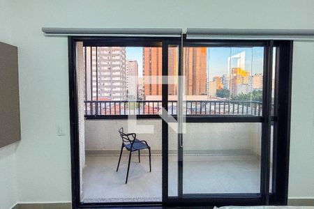 Varanda de kitnet/studio à venda com 1 quarto, 32m² em Pinheiros, São Paulo