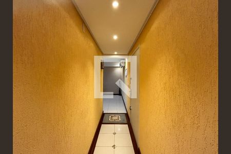Corredor de apartamento à venda com 2 quartos, 71m² em Floresta, Porto Alegre