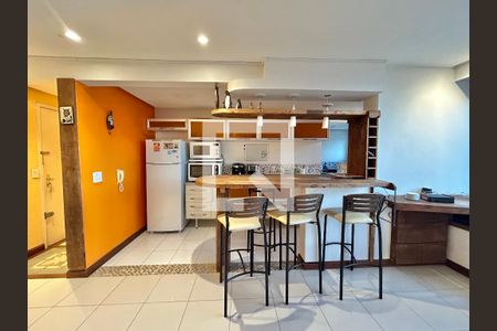 Cozinha de apartamento à venda com 2 quartos, 71m² em Floresta, Porto Alegre
