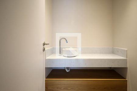 Lavabo de apartamento para alugar com 3 quartos, 121m² em Vila Sofia, São Paulo