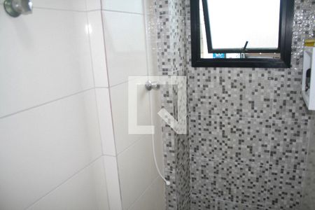 Banheiro de kitnet/studio para alugar com 1 quarto, 33m² em Cidade Ocian, Praia Grande