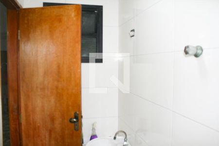 Banheiro de kitnet/studio para alugar com 1 quarto, 33m² em Cidade Ocian, Praia Grande