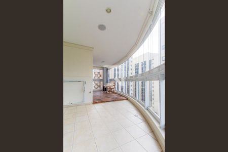 Apartamento à venda com 3 quartos, 124m² em Vila Uberabinha, São Paulo