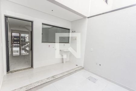 Casa à venda com 3 quartos, 110m² em Jardim Avelino, São Paulo