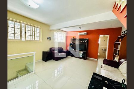 Casa à venda com 3 quartos, 236m² em Itaipu, Niterói