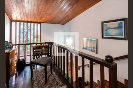 Casa à venda com 3 quartos, 260m² em Jardim Everest, São Paulo