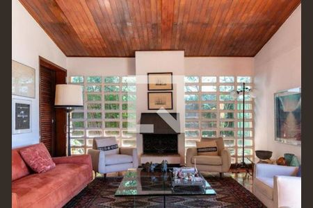 Casa à venda com 3 quartos, 260m² em Jardim Everest, São Paulo