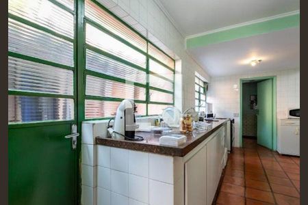 Casa à venda com 3 quartos, 260m² em Jardim Everest, São Paulo