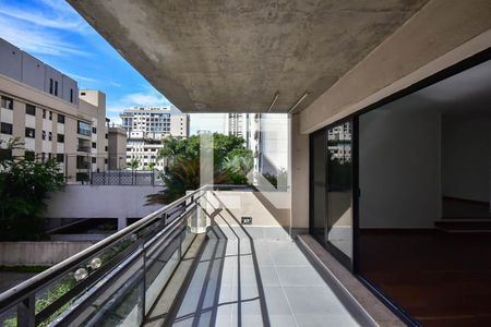 Varanda de apartamento à venda com 3 quartos, 238m² em Real Parque, São Paulo
