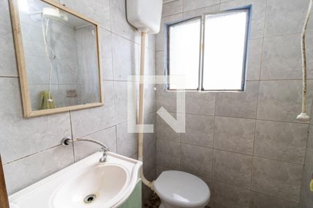 Banheiro de casa à venda com 3 quartos, 110m² em Vila Nova, Porto Alegre
