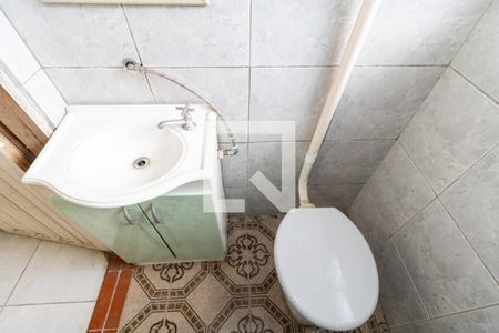 Banheiro de casa à venda com 3 quartos, 110m² em Vila Nova, Porto Alegre