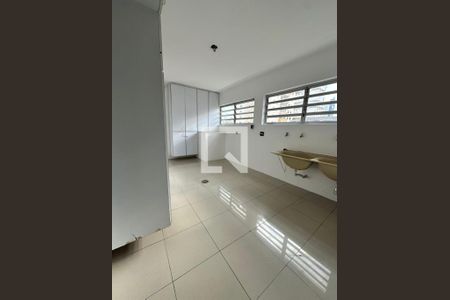 Foto 12 de casa à venda com 5 quartos, 300m² em Vila Gumercindo, São Paulo
