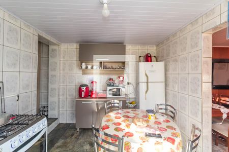 Cozinha de casa à venda com 2 quartos, 400m² em Vila Carmosina, São Paulo