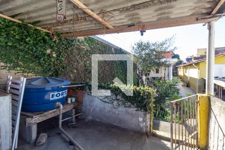 Área Externa de casa à venda com 2 quartos, 400m² em Vila Carmosina, São Paulo