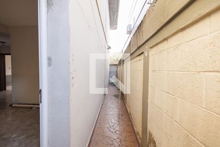 Corredor Externo de casa para alugar com 3 quartos, 240m² em Centro, Taubaté