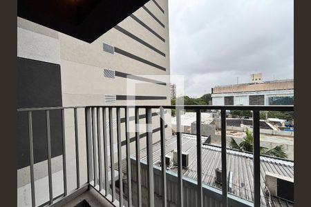 Varanda de kitnet/studio para alugar com 1 quarto, 24m² em Indianópolis, São Paulo