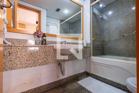 Banheiro de apartamento à venda com 1 quarto, 30m² em Jardim Paulista, São Paulo