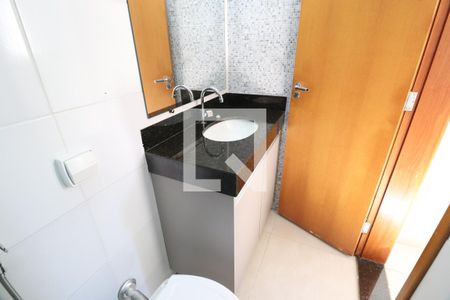 Banheiro Suíte de apartamento para alugar com 2 quartos, 68m² em Segismundo Pereira, Uberlândia
