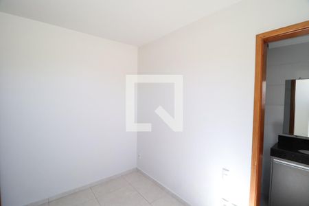 Suíte de apartamento para alugar com 2 quartos, 68m² em Segismundo Pereira, Uberlândia