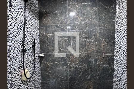 Banheiro de casa à venda com 2 quartos, 140m² em Santos Dumont, São Leopoldo