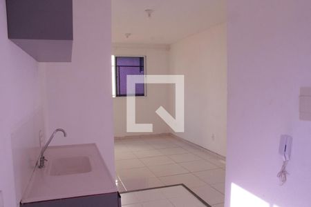 Cozinha de casa de condomínio para alugar com 2 quartos, 43m² em Goiá, Goiânia